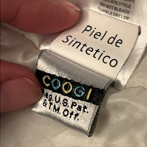 Coogi Women's Lightweight puffer jacket with snaps and detailing size Medium - Picture 12 of 13